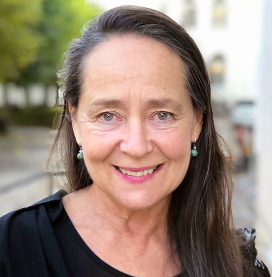 Cecilia Roos porträtt 550x560.jpg